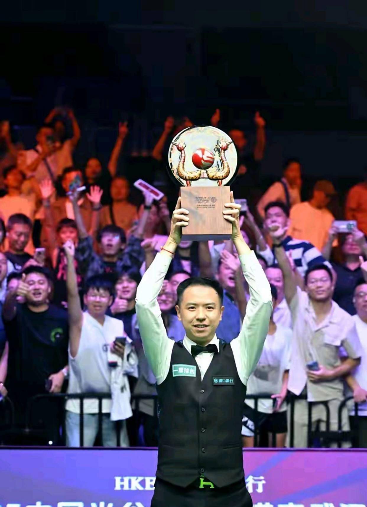 乒乓球——WTT重庆冠军赛：林诗栋晋级八.